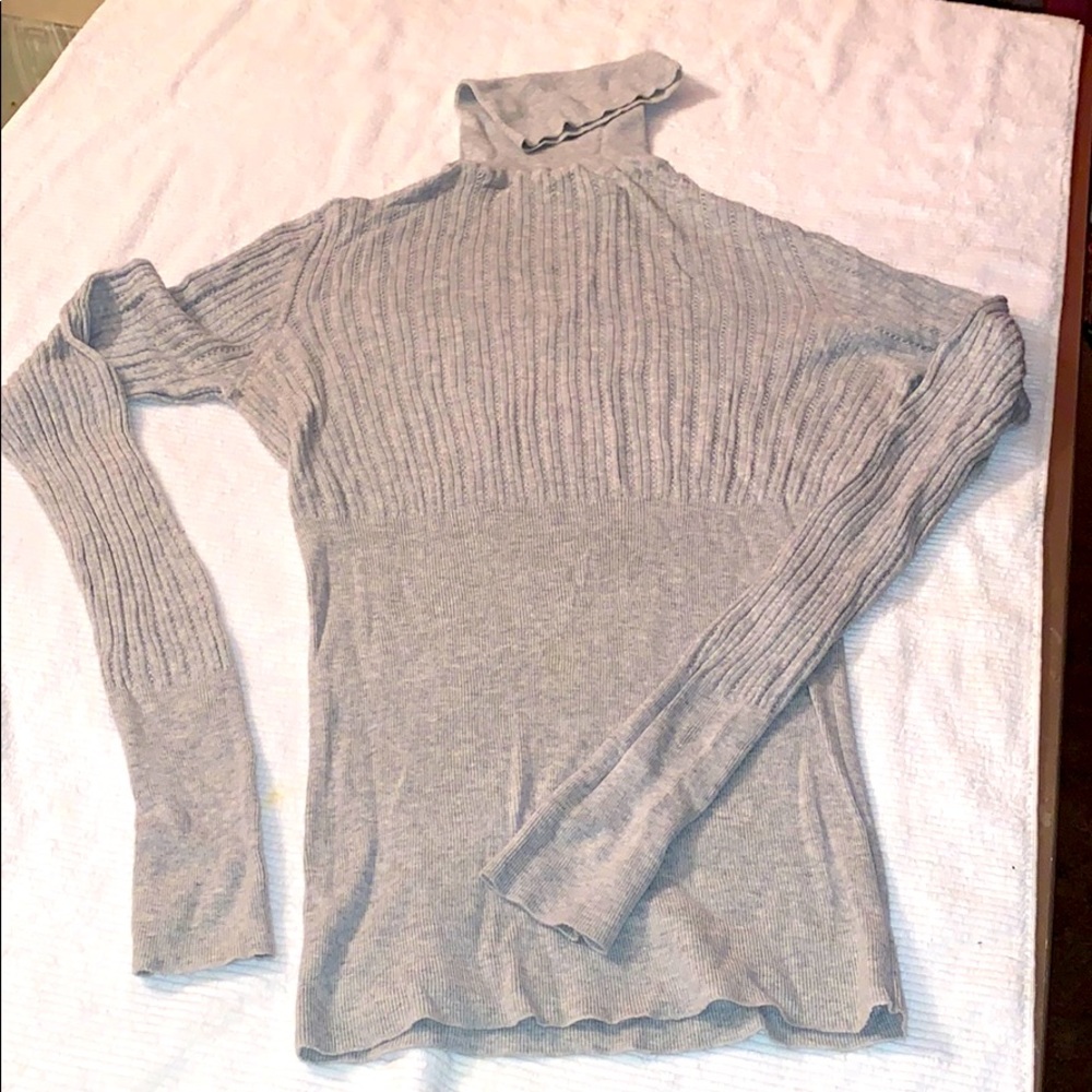 Fitted Lightweight turtleneck